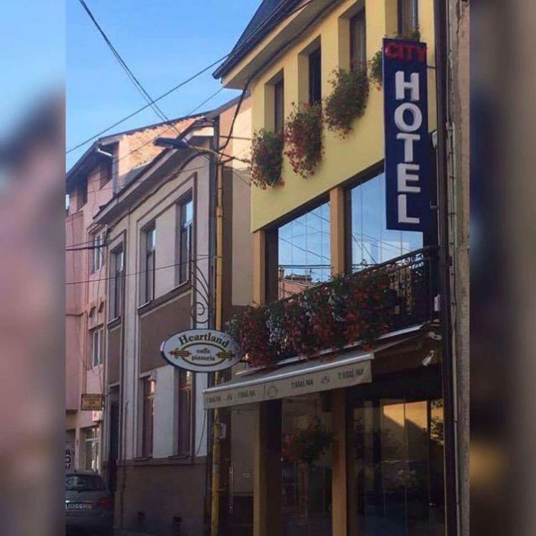 Heartland City B&B Tuzla Esterno foto