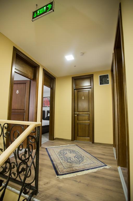 Heartland City B&B Tuzla Esterno foto