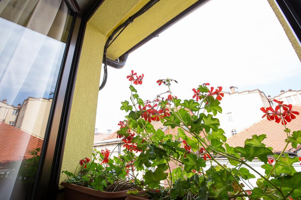 Heartland City B&B Tuzla Esterno foto