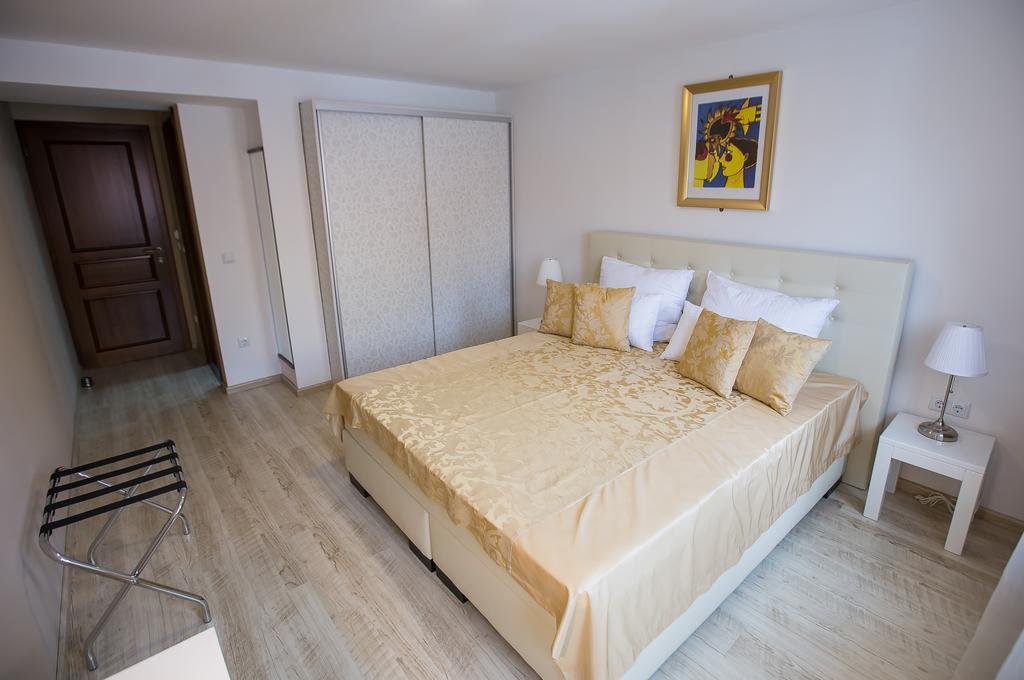 Heartland City B&B Tuzla Esterno foto