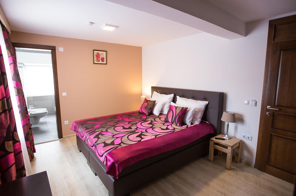 Heartland City B&B Tuzla Esterno foto