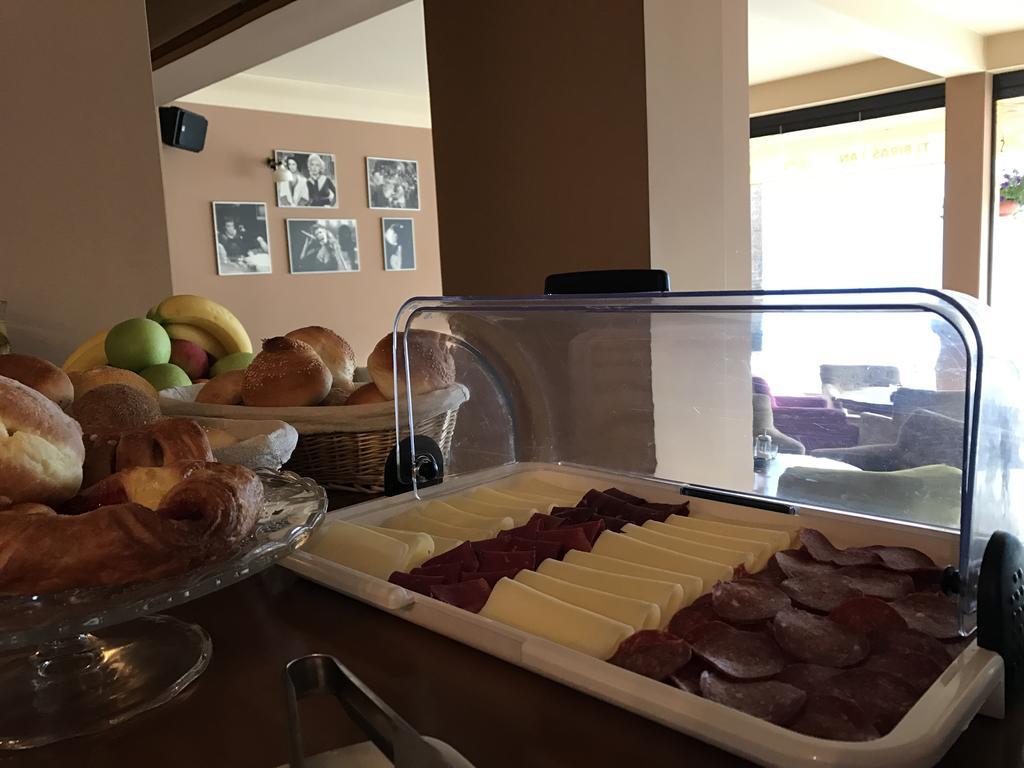 Heartland City B&B Tuzla Esterno foto