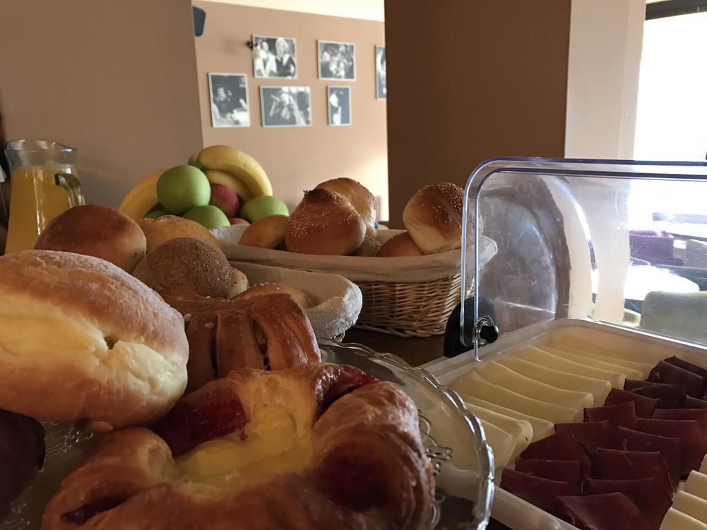 Heartland City B&B Tuzla Esterno foto