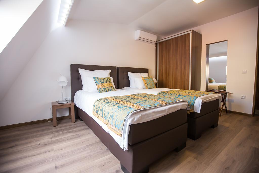 Heartland City B&B Tuzla Esterno foto